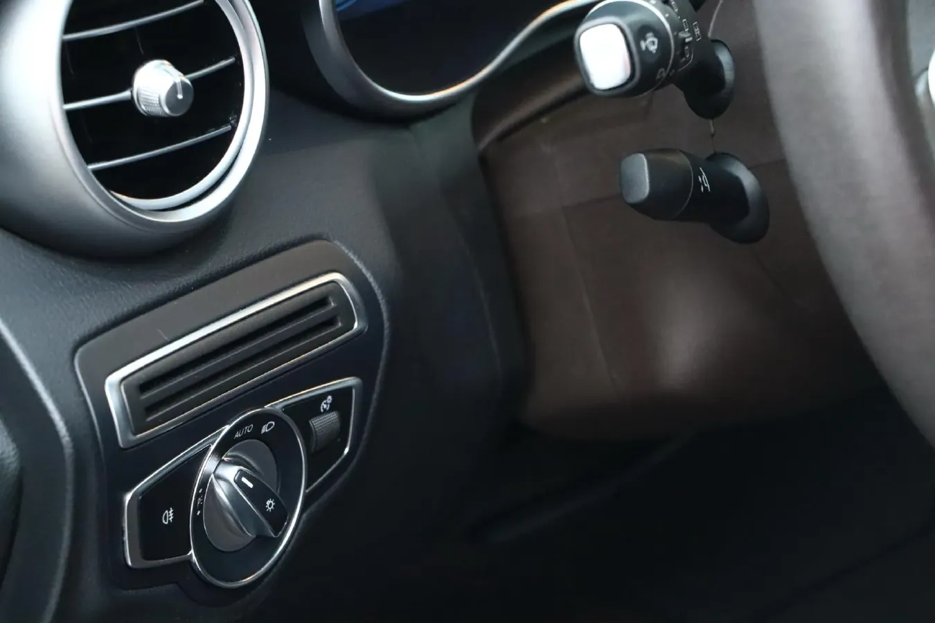 2020 Mercedes-Benz GLC Class 2.0T 258HP L4 9AT,autocango,china used car exporter,china ev exporter,chinese used car exporter,chinese used ev exporter