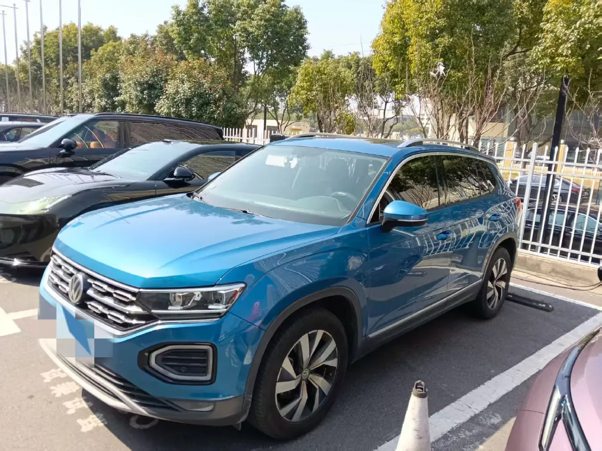 2019 Jeep Cherokee 2.0T 234HP L4 9AT,autocango,china used car exporter,china ev exporter,chinese used car exporter,chinese used ev exporter