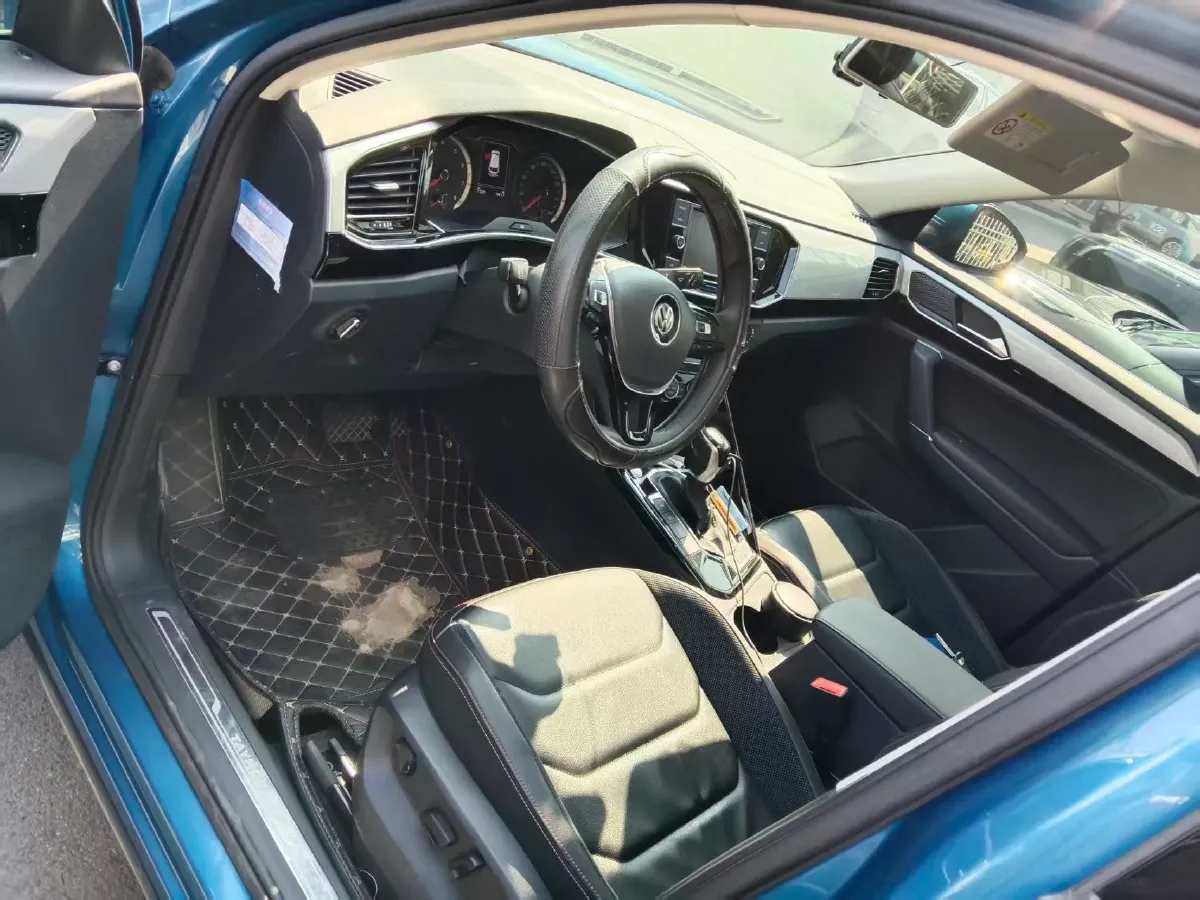 2019 Jeep Cherokee 2.0T 234HP L4 9AT,autocango,china used car exporter,china ev exporter,chinese used car exporter,chinese used ev exporter