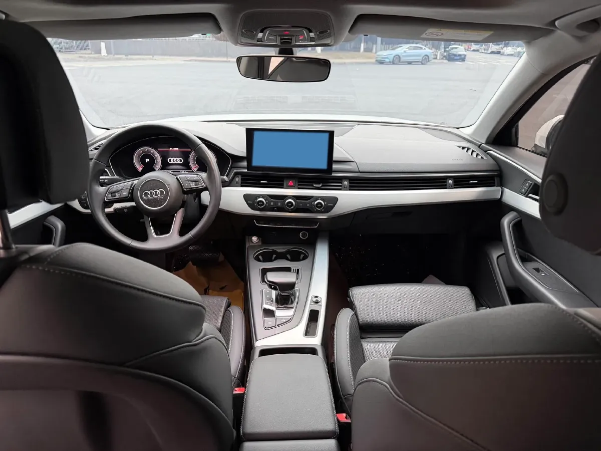 2023 Audi A4L 2.0T 190HP L4 7DCT,autocango,china used car exporter,china ev exporter,chinese used car exporter,chinese used ev exporter