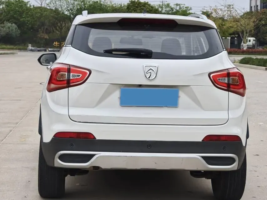 2017 BaoJun 310W 1.5L 105HP L4 6MT,autocango,china used car exporter,china ev exporter,chinese used car exporter,chinese used ev exporter