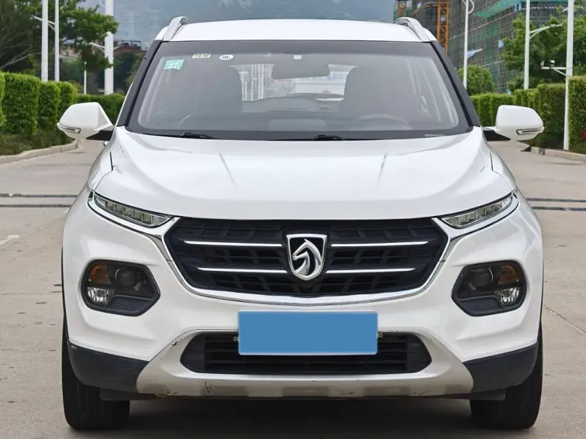 2017 BaoJun 310W 1.5L 105HP L4 6MT,autocango,china used car exporter,china ev exporter,chinese used car exporter,chinese used ev exporter