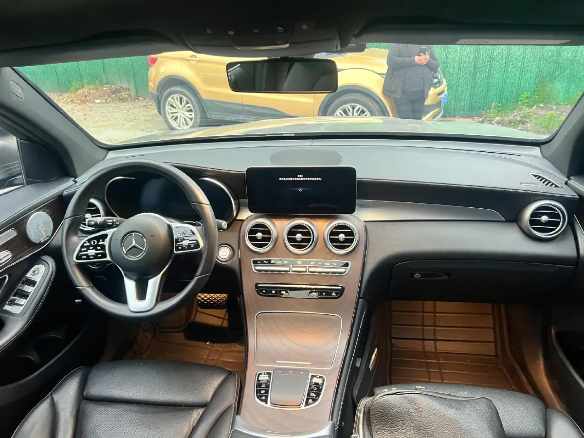 2021 Mercedes-Benz GLC Class 2.0T 197HP L4 9AT,autocango,china used car exporter,china ev exporter,chinese used car exporter,chinese used ev exporter