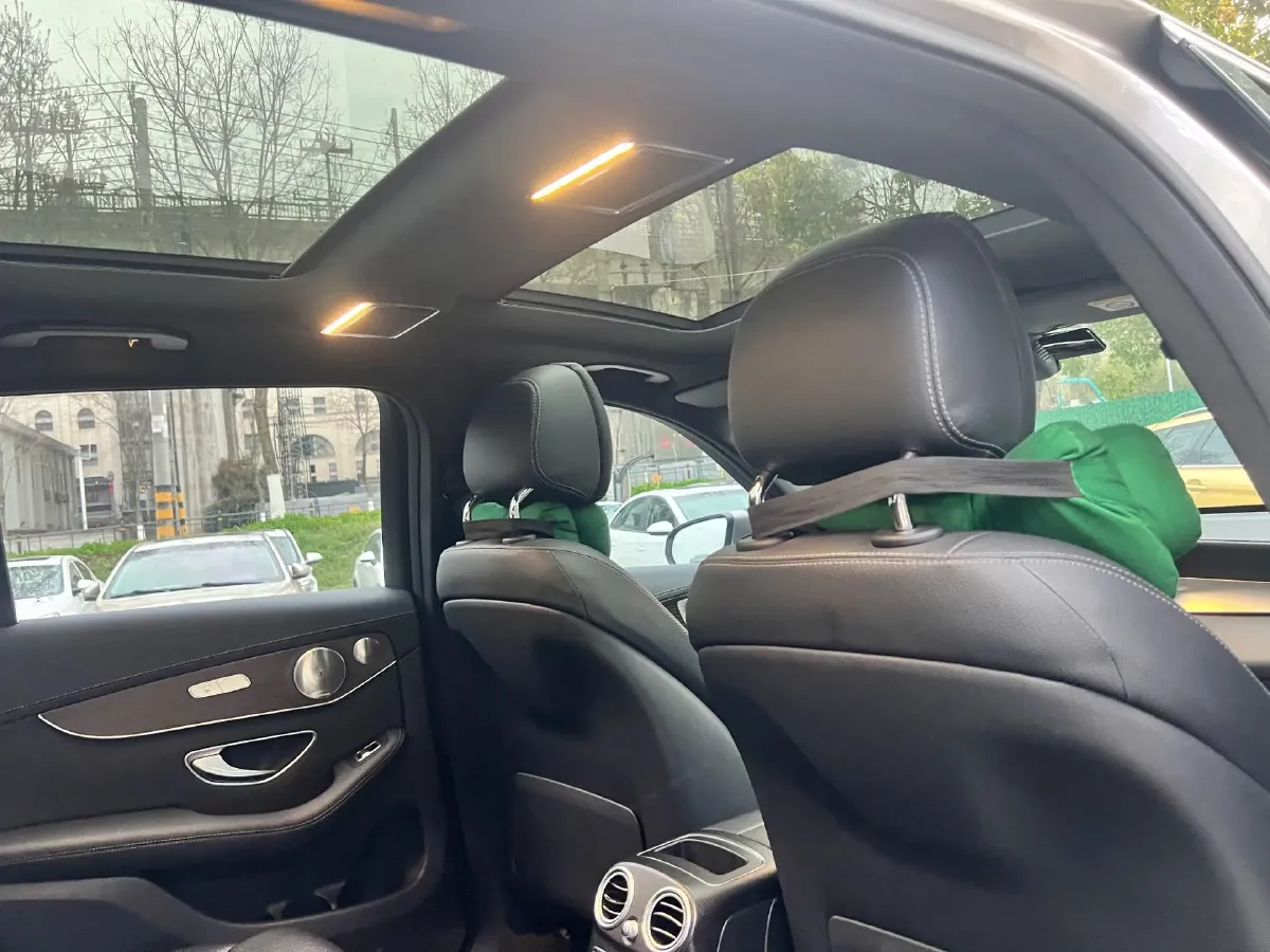 2021 Mercedes-Benz GLC Class 2.0T 197HP L4 9AT,autocango,china used car exporter,china ev exporter,chinese used car exporter,chinese used ev exporter