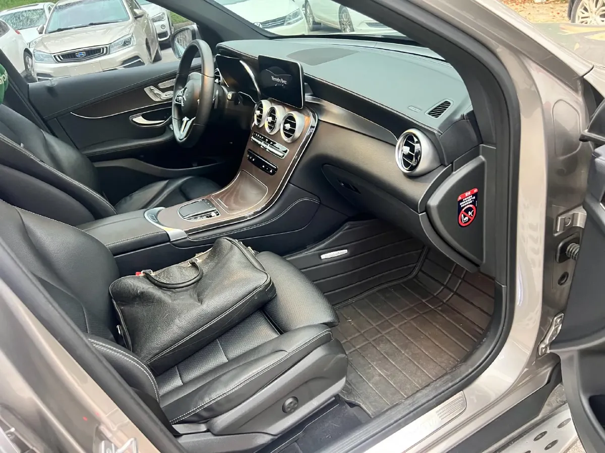 2021 Mercedes-Benz GLC Class 2.0T 197HP L4 9AT,autocango,china used car exporter,china ev exporter,chinese used car exporter,chinese used ev exporter