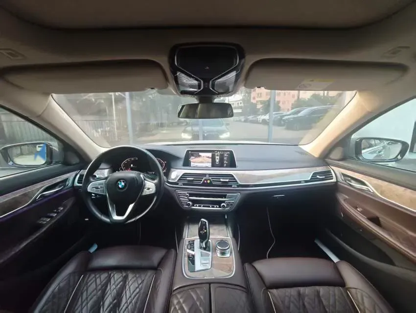 2019 BMW 7 Series 3.0T 340HP L6 8AT,autocango,china used car exporter,china ev exporter,chinese used car exporter,chinese used ev exporter