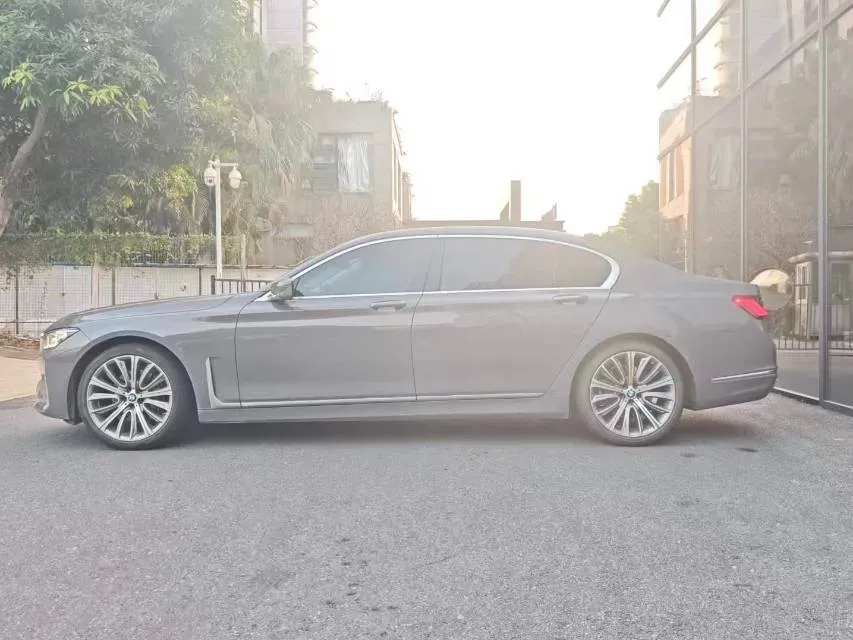 2019 BMW 7 Series 3.0T 340HP L6 8AT,autocango,china used car exporter,china ev exporter,chinese used car exporter,chinese used ev exporter