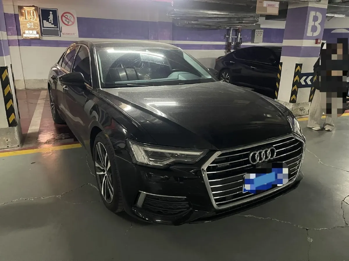 2022 Audi A6L 2.0T 224HP L4 7DCT,autocango,china used car exporter,china ev exporter,chinese used car exporter,chinese used ev exporter
