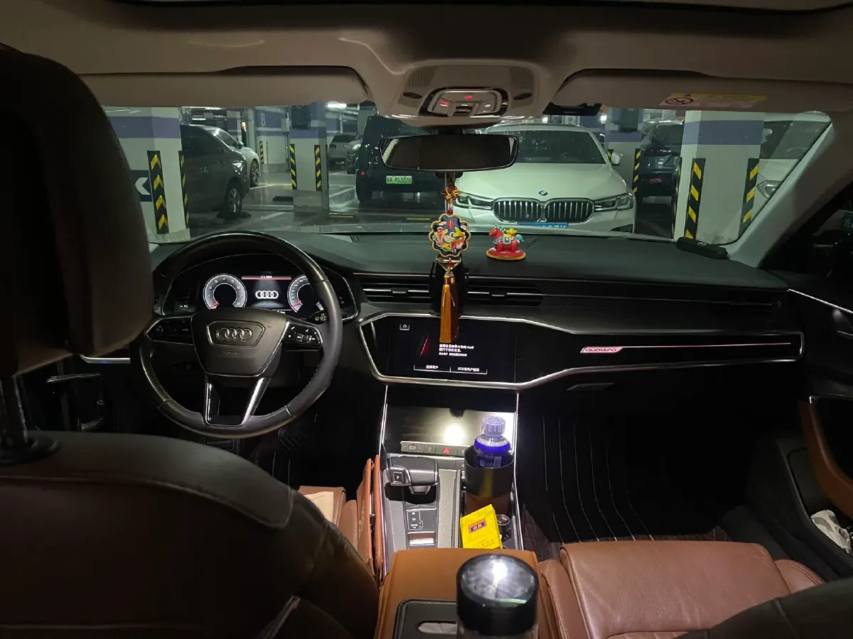 2022 Audi A6L 2.0T 224HP L4 7DCT,autocango,china used car exporter,china ev exporter,chinese used car exporter,chinese used ev exporter