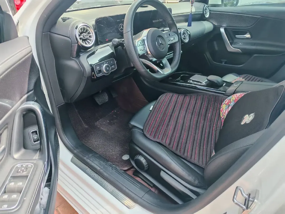 2022 Mercedes-Benz A Class 1.3T 163HP L4 7DCT,autocango,china used car exporter,china ev exporter,chinese used car exporter,chinese used ev exporter