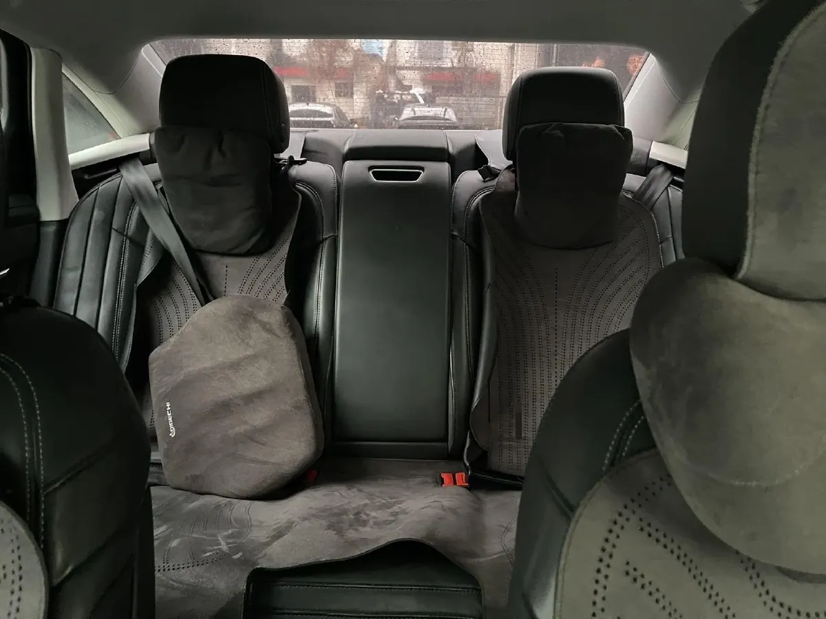 2023 Audi A6L 2.0T 245HP L4 7DCT,autocango,china used car exporter,china ev exporter,chinese used car exporter,chinese used ev exporter