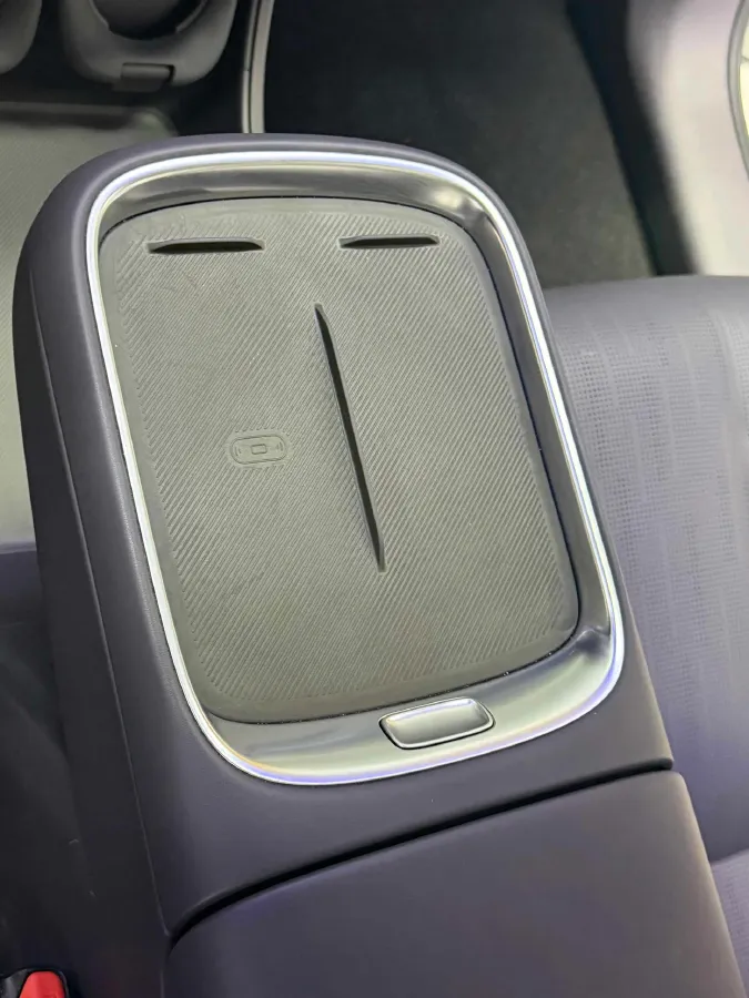 2025 Leapmotor B10 BEV 67.1KWH,autocango,china used car exporter,china ev exporter,chinese used car exporter,chinese used ev exporter