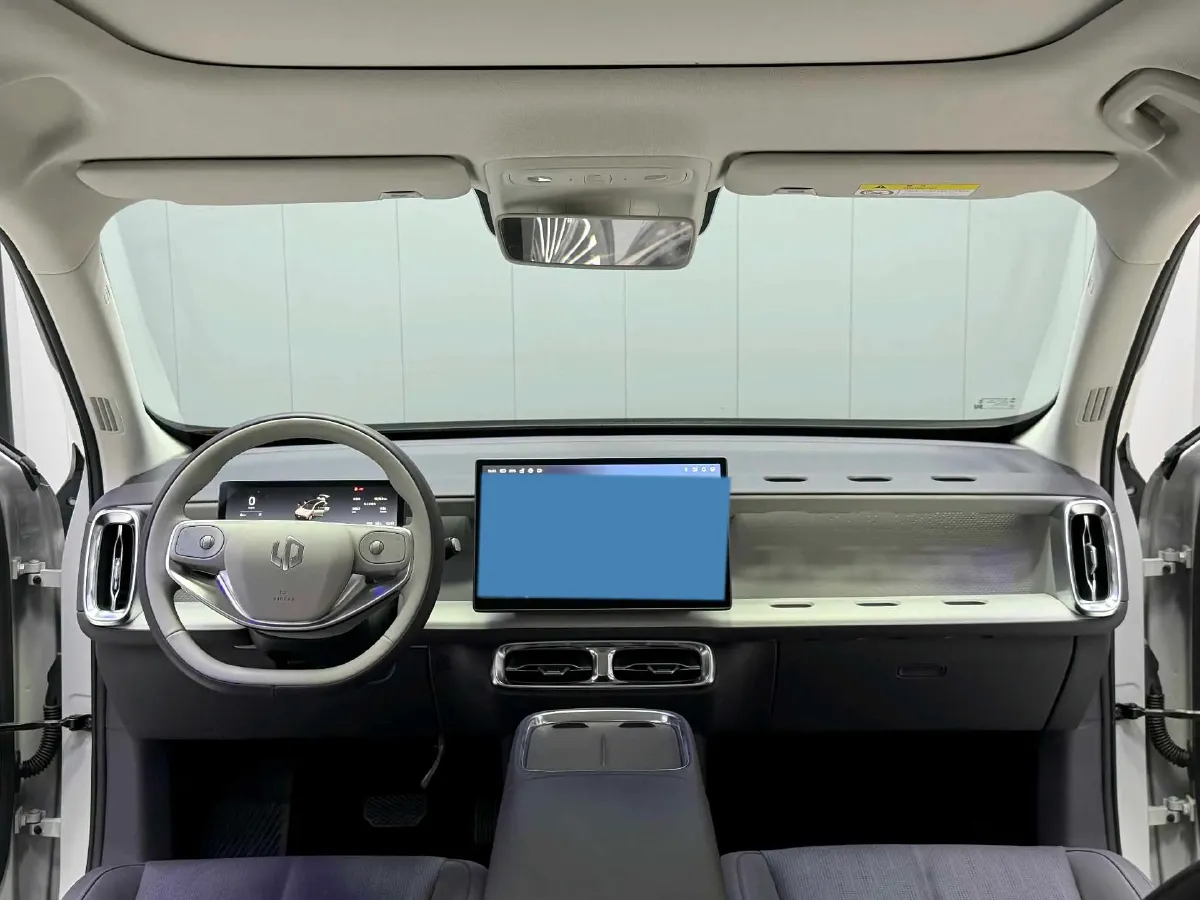 2025 Leapmotor B10 BEV 67.1KWH,autocango,china used car exporter,china ev exporter,chinese used car exporter,chinese used ev exporter