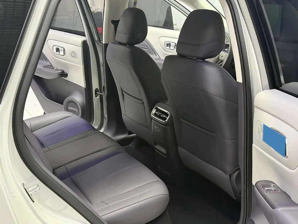 2025 Leapmotor B10 BEV 67.1KWH,autocango,china used car exporter,china ev exporter,chinese used car exporter,chinese used ev exporter