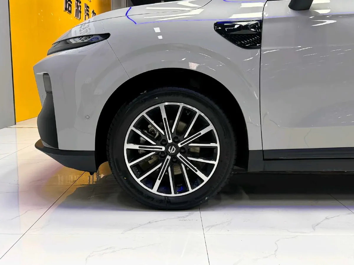 2025 Leapmotor B10 BEV 67.1KWH,autocango,china used car exporter,china ev exporter,chinese used car exporter,chinese used ev exporter