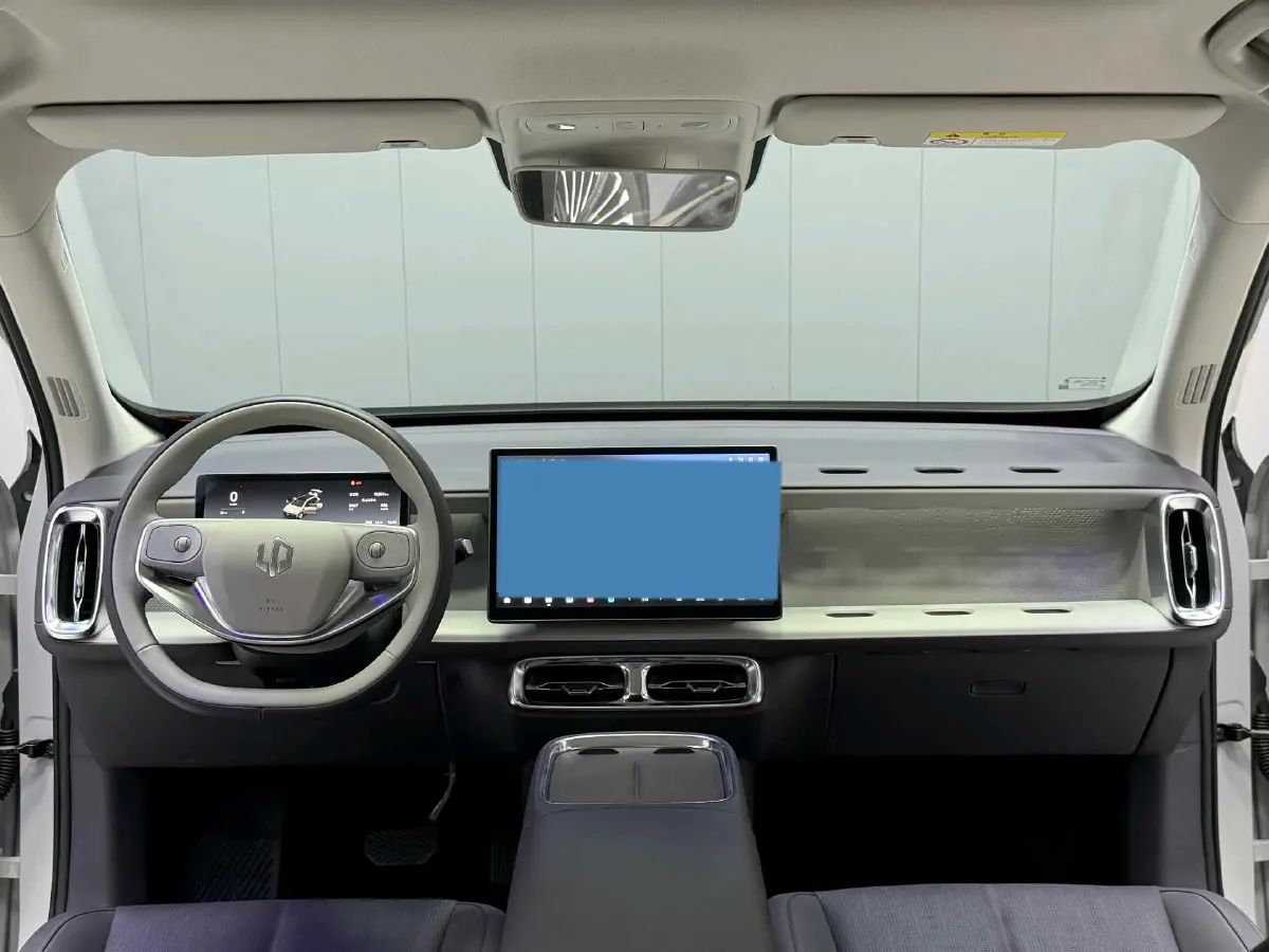 2025 Leapmotor B10 BEV 67.1KWH,autocango,china used car exporter,china ev exporter,chinese used car exporter,chinese used ev exporter