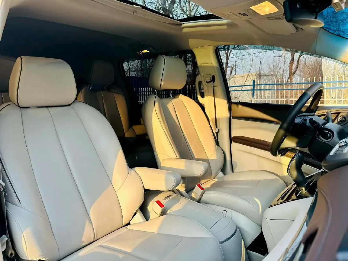 2021 Buick GL8 2.0T 237HP L4 9AT,autocango,china used car exporter,china ev exporter,chinese used car exporter,chinese used ev exporter