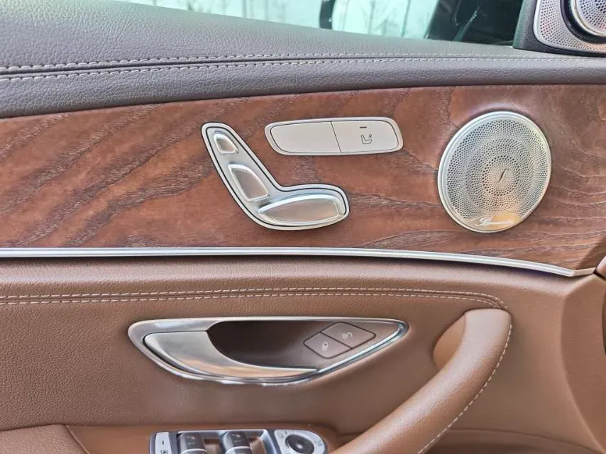 2021 Mercedes-Benz E Class 2.0T 197HP L4 9AT,autocango,china used car exporter,china ev exporter,chinese used car exporter,chinese used ev exporter