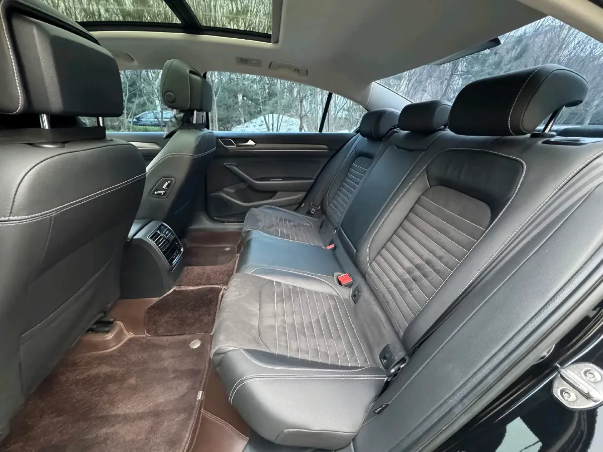 2020 Volkswagen Magotan 2.0T 186HP L4 7DCT,autocango,china used car exporter,china ev exporter,chinese used car exporter,chinese used ev exporter