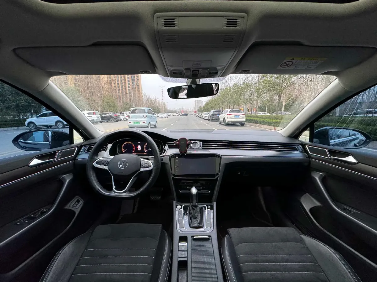 2020 Volkswagen Magotan 2.0T 186HP L4 7DCT,autocango,china used car exporter,china ev exporter,chinese used car exporter,chinese used ev exporter