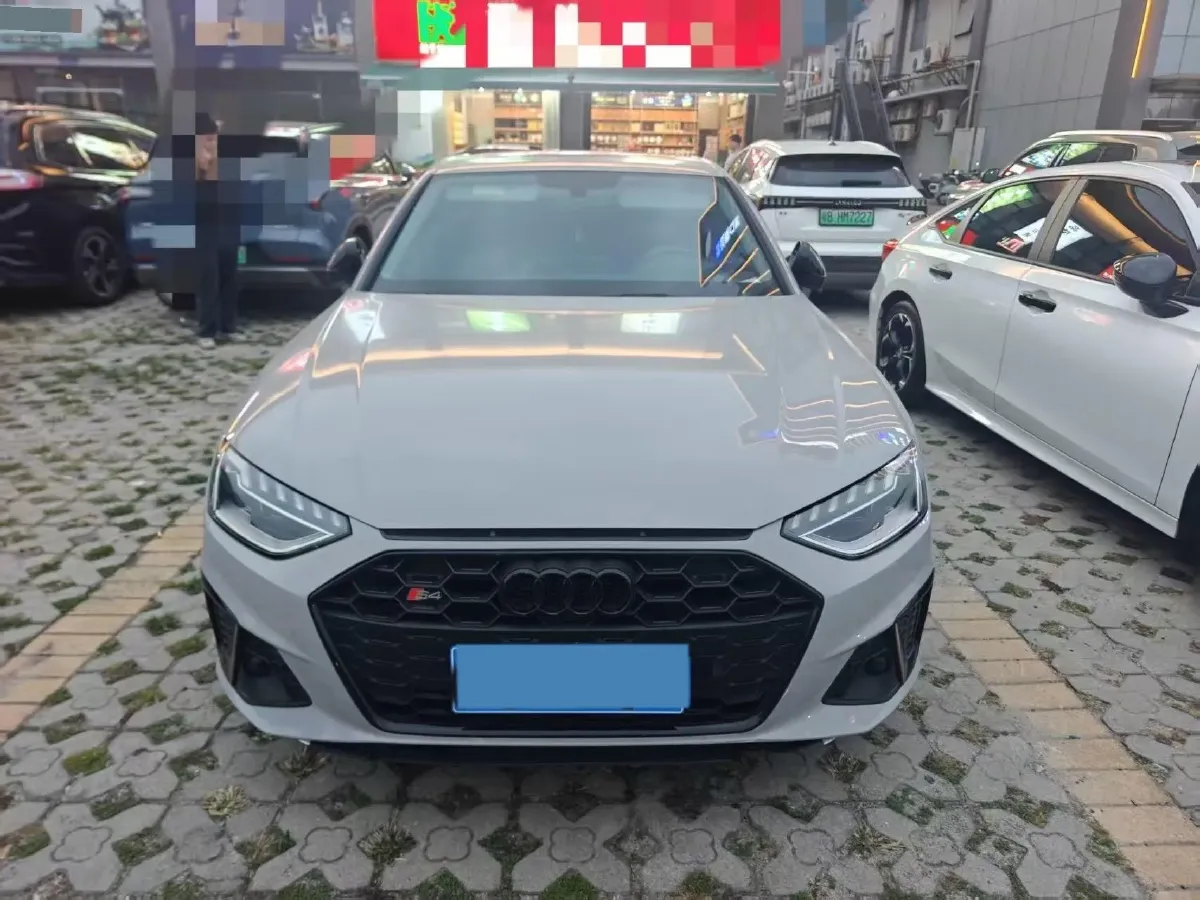 2022 Audi A4L 2.0T 190HP L4 7DCT,autocango,china used car exporter,china ev exporter,chinese used car exporter,chinese used ev exporter