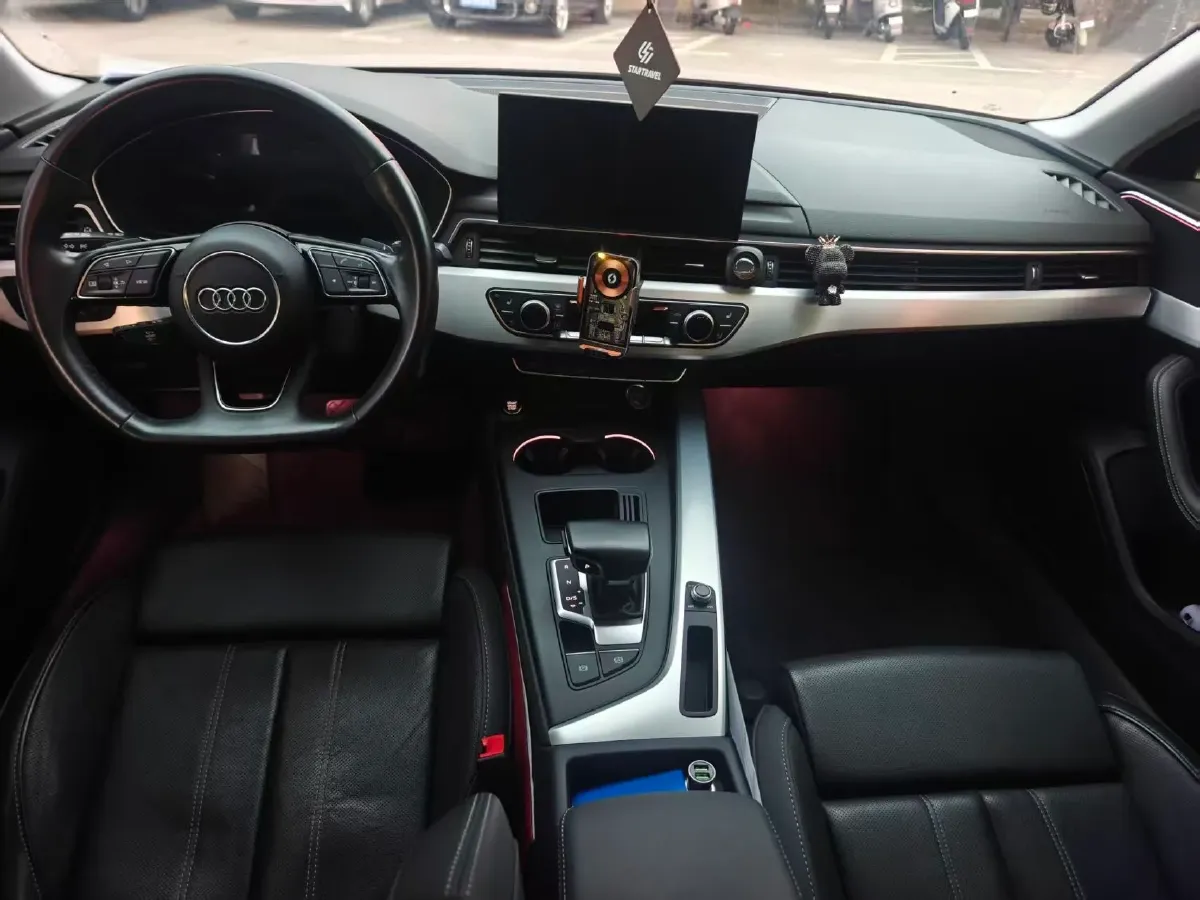2022 Audi A4L 2.0T 190HP L4 7DCT,autocango,china used car exporter,china ev exporter,chinese used car exporter,chinese used ev exporter