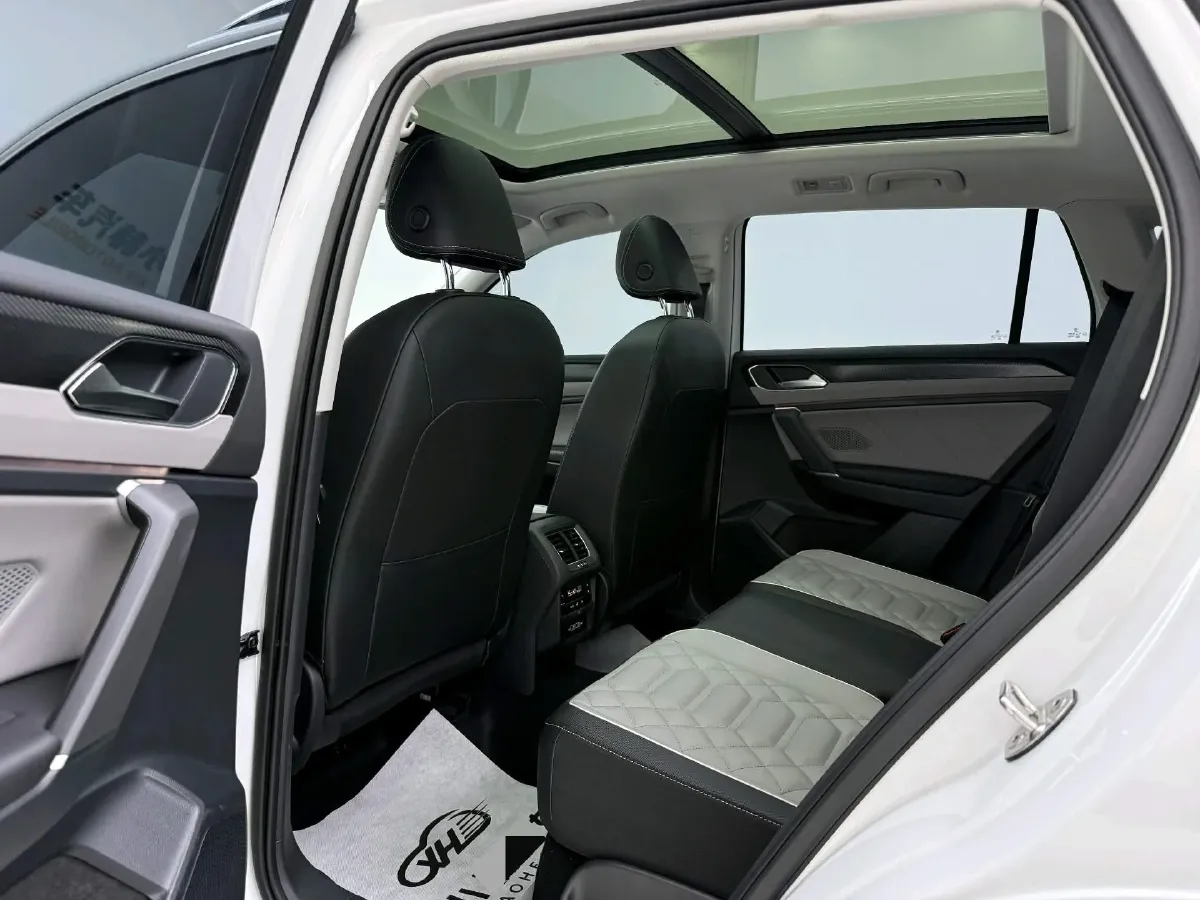 2024 Volkswagen Tayron 2.0T 186HP L4 7DCT,autocango,china used car exporter,china ev exporter,chinese used car exporter,chinese used ev exporter