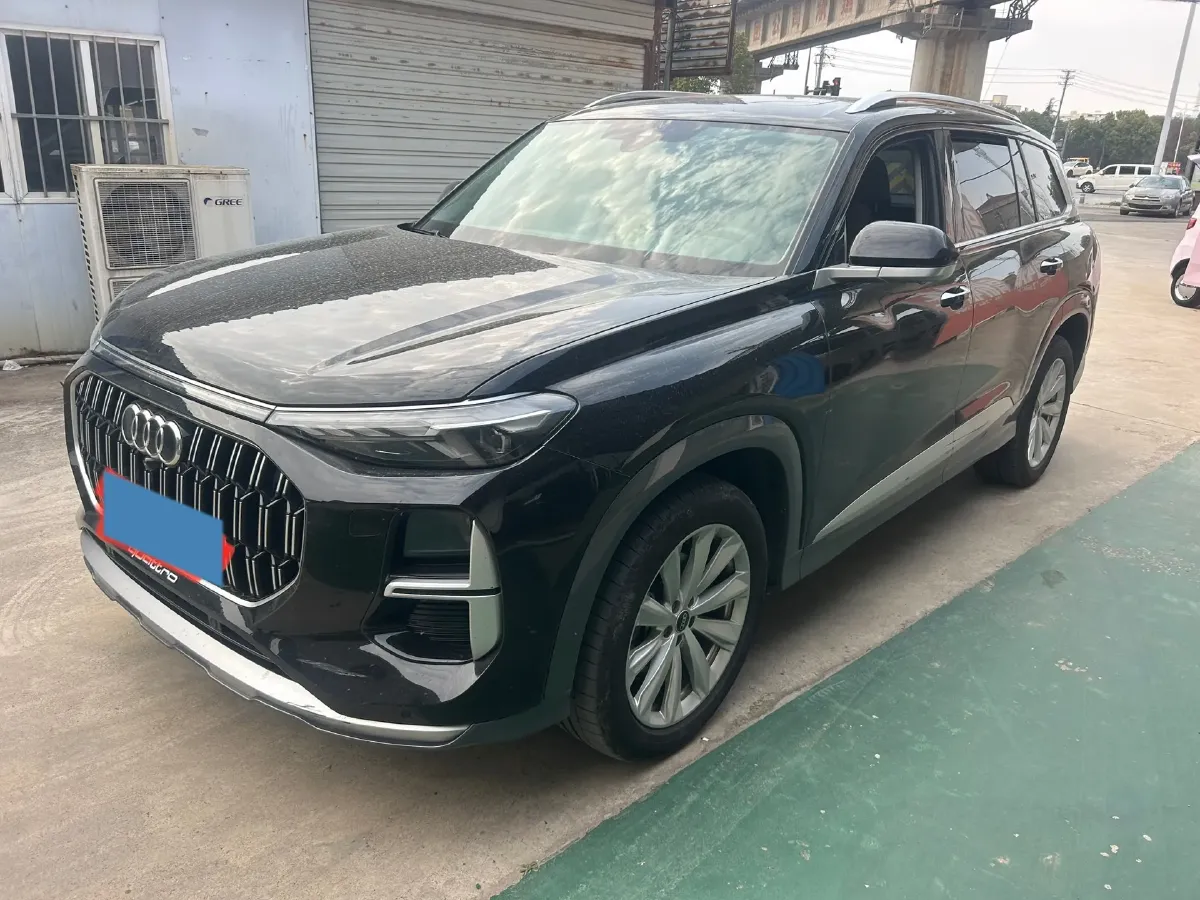 2024 Audi Q6 2.0T 265HP L4 7DCT,autocango,china used car exporter,china ev exporter,chinese used car exporter,chinese used ev exporter