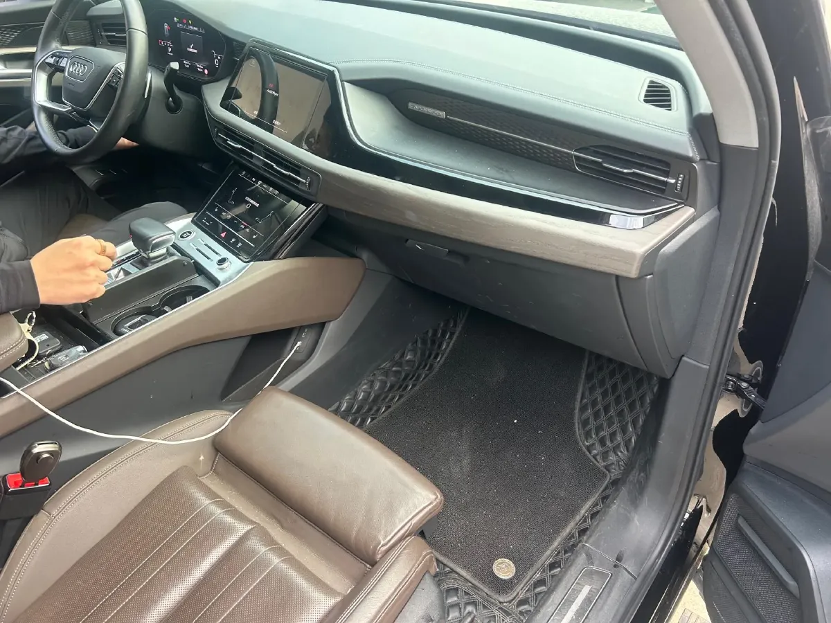 2024 Audi Q6 2.0T 265HP L4 7DCT,autocango,china used car exporter,china ev exporter,chinese used car exporter,chinese used ev exporter