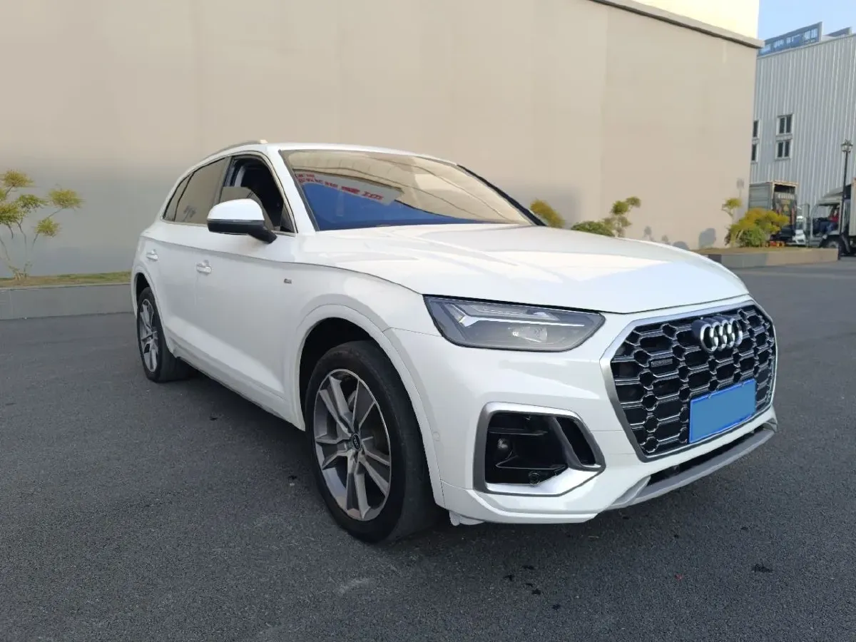 2022 Audi Q5L 2.0T 252HP L4 7DCT,autocango,china used car exporter,china ev exporter,chinese used car exporter,chinese used ev exporter