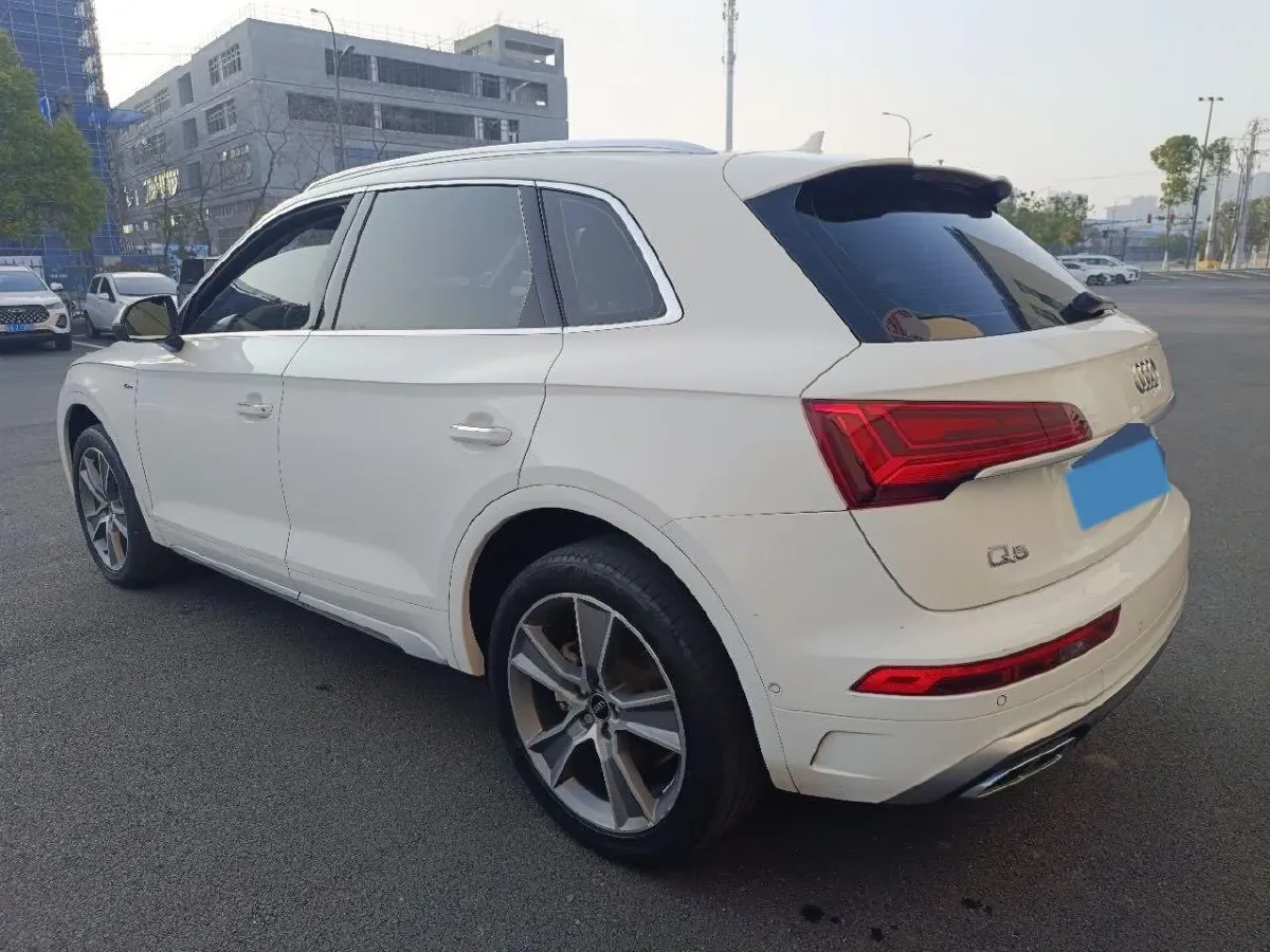 2022 Audi Q5L 2.0T 252HP L4 7DCT,autocango,china used car exporter,china ev exporter,chinese used car exporter,chinese used ev exporter