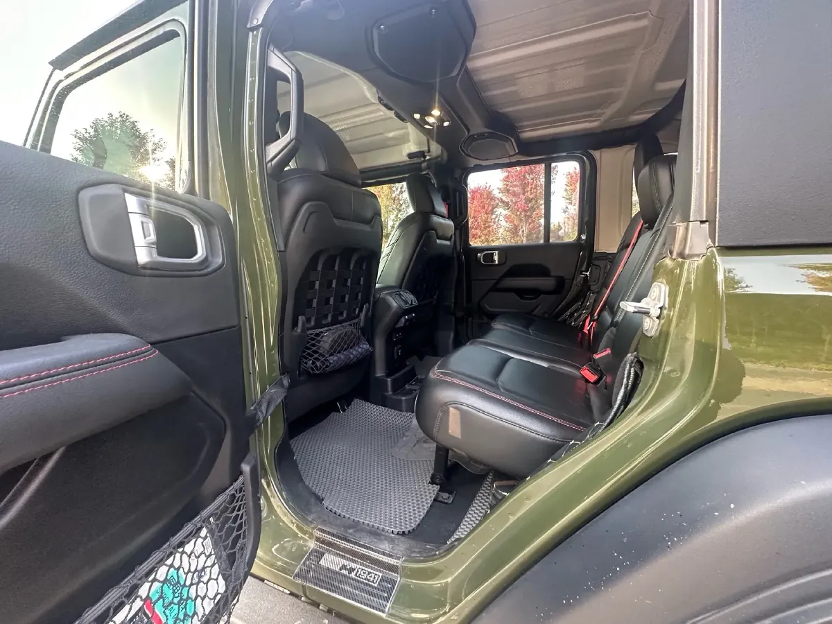 2020 Jeep Wrangler 2.0T 266HP L4 8AT,autocango,china used car exporter,china ev exporter,chinese used car exporter,chinese used ev exporter