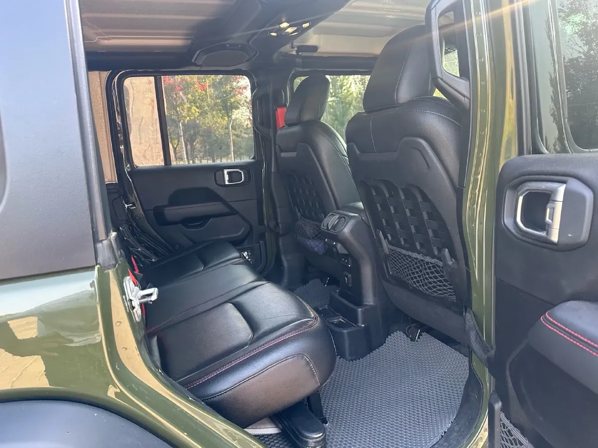 2020 Jeep Wrangler 2.0T 266HP L4 8AT,autocango,china used car exporter,china ev exporter,chinese used car exporter,chinese used ev exporter