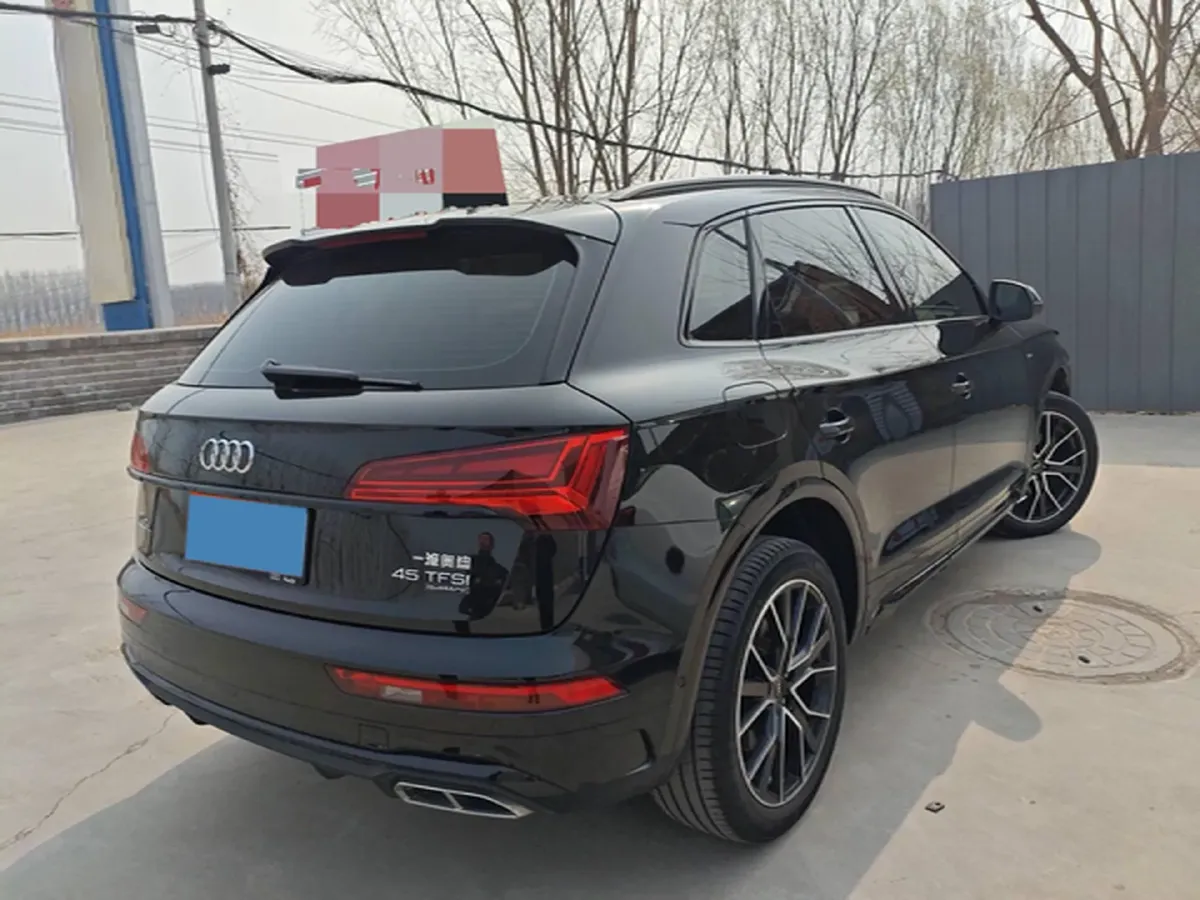 2024 Audi Q5L 2.0T 245HP L4 7DCT,autocango,china used car exporter,china ev exporter,chinese used car exporter,chinese used ev exporter
