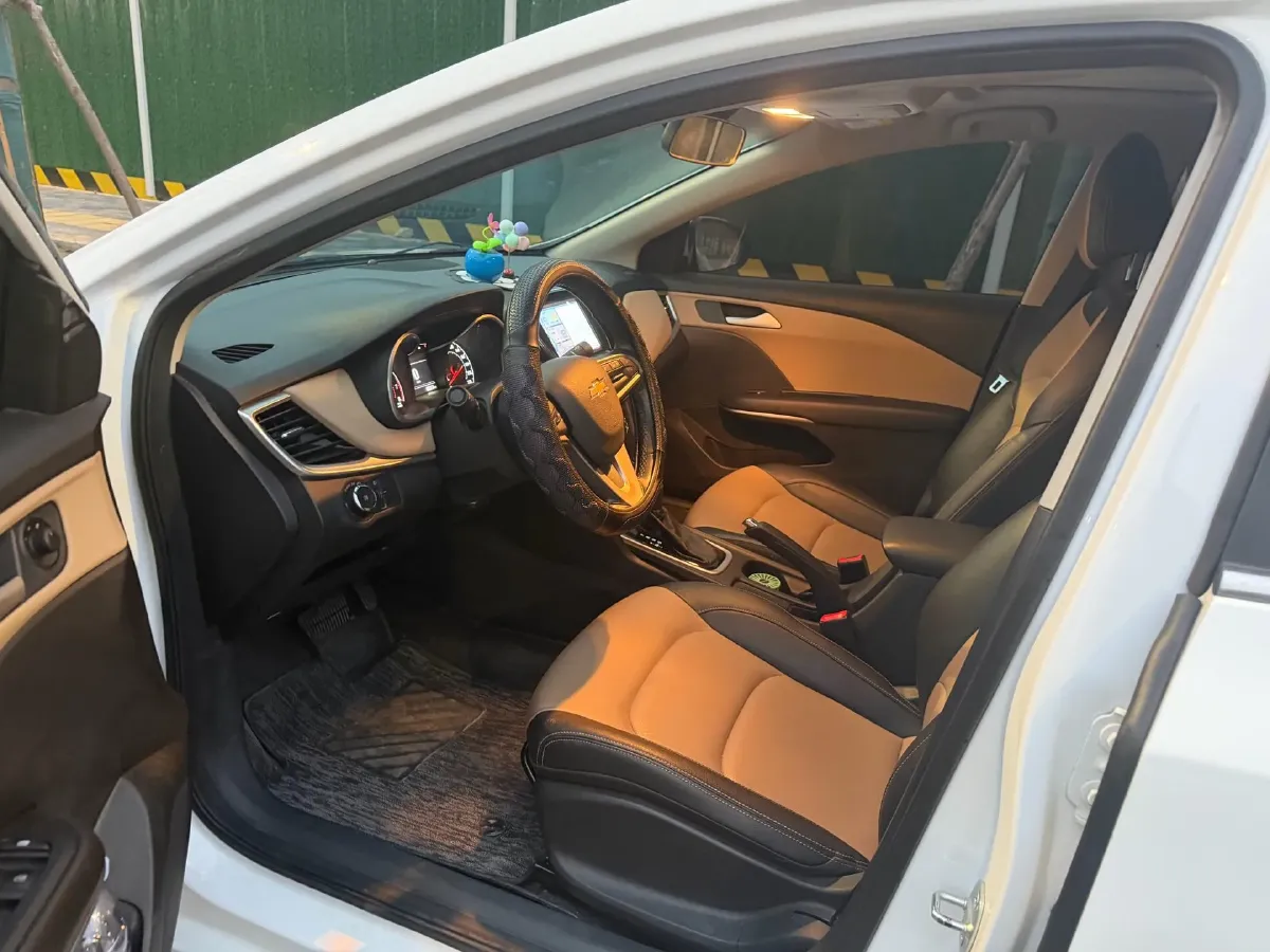 2022 Chevrolet Monza 1.5L 113HP L4 6AT,autocango,china used car exporter,china ev exporter,chinese used car exporter,chinese used ev exporter