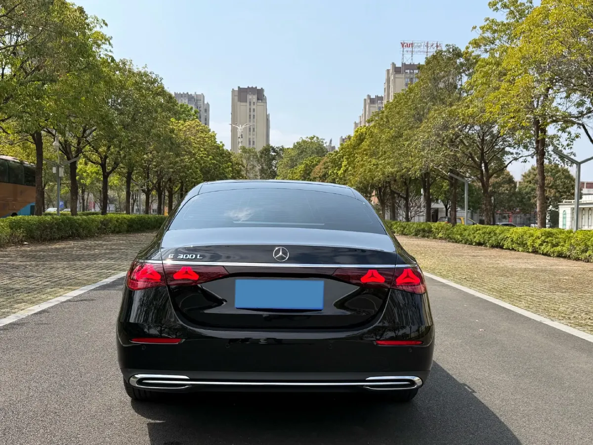 2025 Mercedes-Benz E Class 2.0T 204HP L4 9AT,autocango,china used car exporter,china ev exporter,chinese used car exporter,chinese used ev exporter