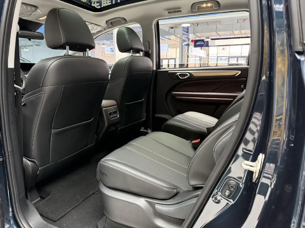 2021 GAC Trumpchi M6 1.5T 169HP L4 7DCT,autocango,china used car exporter,china ev exporter,chinese used car exporter,chinese used ev exporter