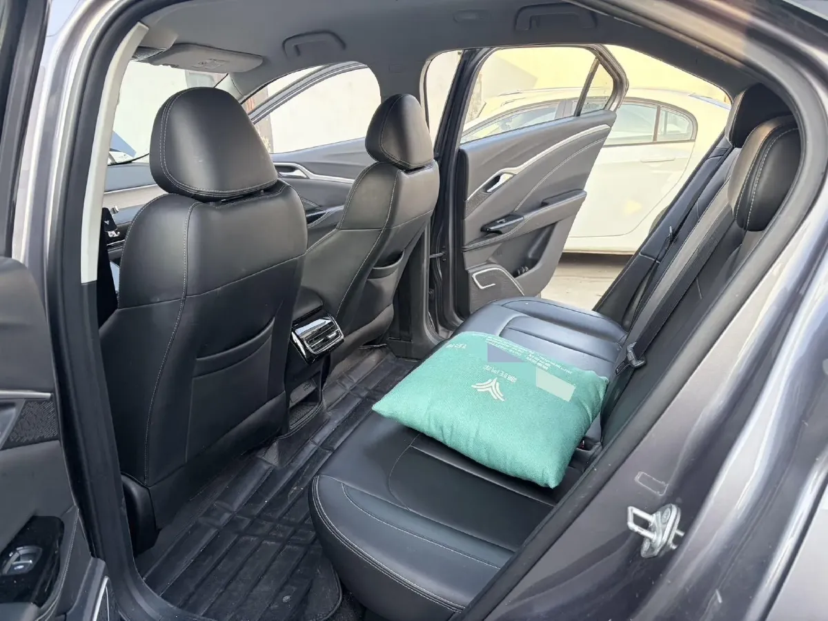 2022 Ford Focus 1.5T 177HP L4 6AT,autocango,china used car exporter,china ev exporter,chinese used car exporter,chinese used ev exporter