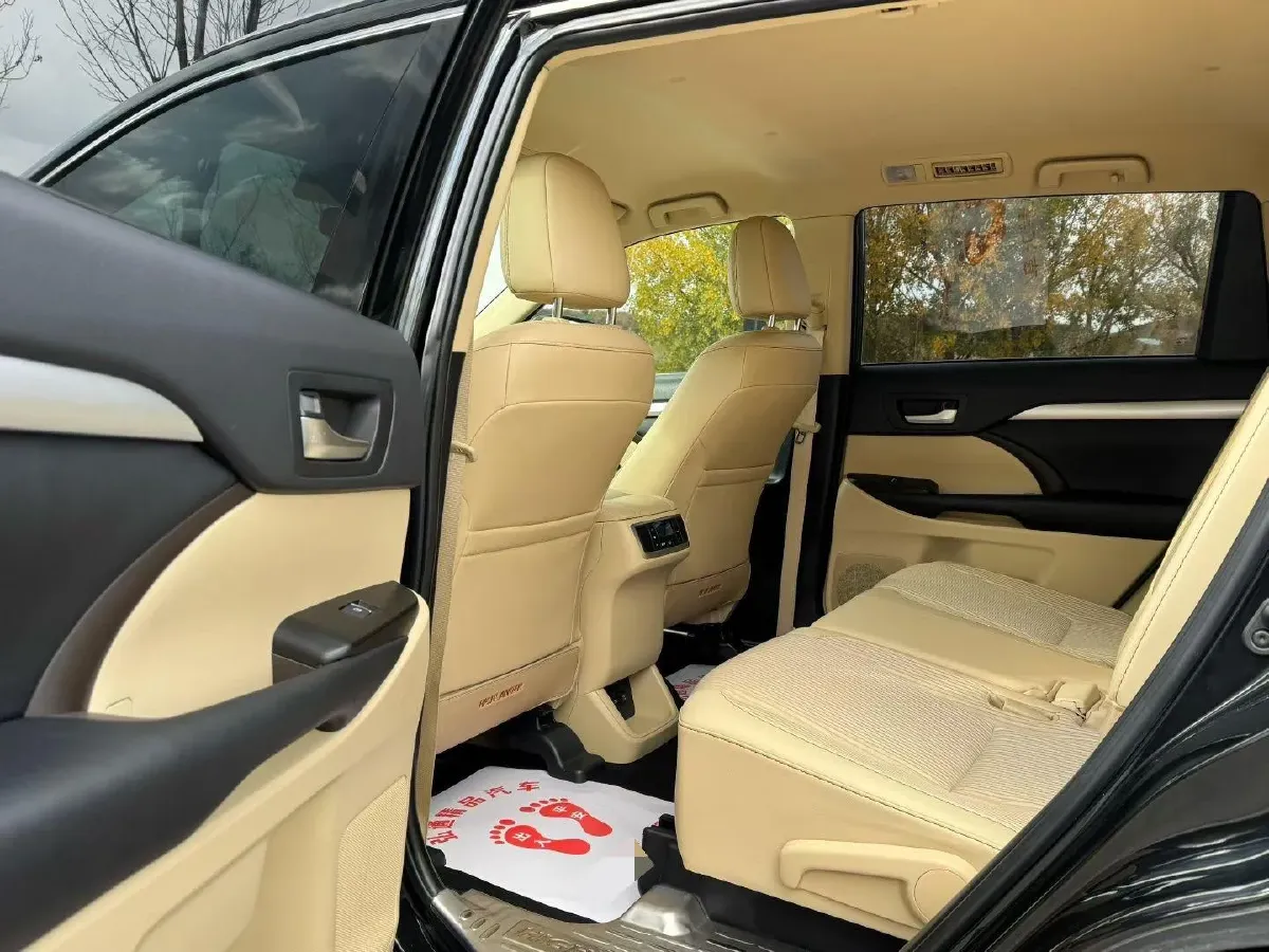 2021 Toyota Highlander 2.0T 220HP L4 6AT,autocango,china used car exporter,china ev exporter,chinese used car exporter,chinese used ev exporter