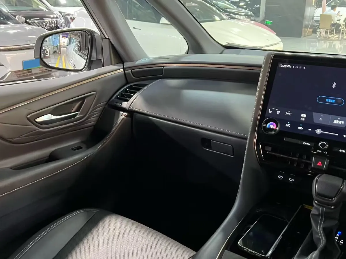 2024 Toyota Alphard 2.5L 190HP L4 E-CVT Hybrid,autocango,china used car exporter,china ev exporter,chinese used car exporter,chinese used ev exporter