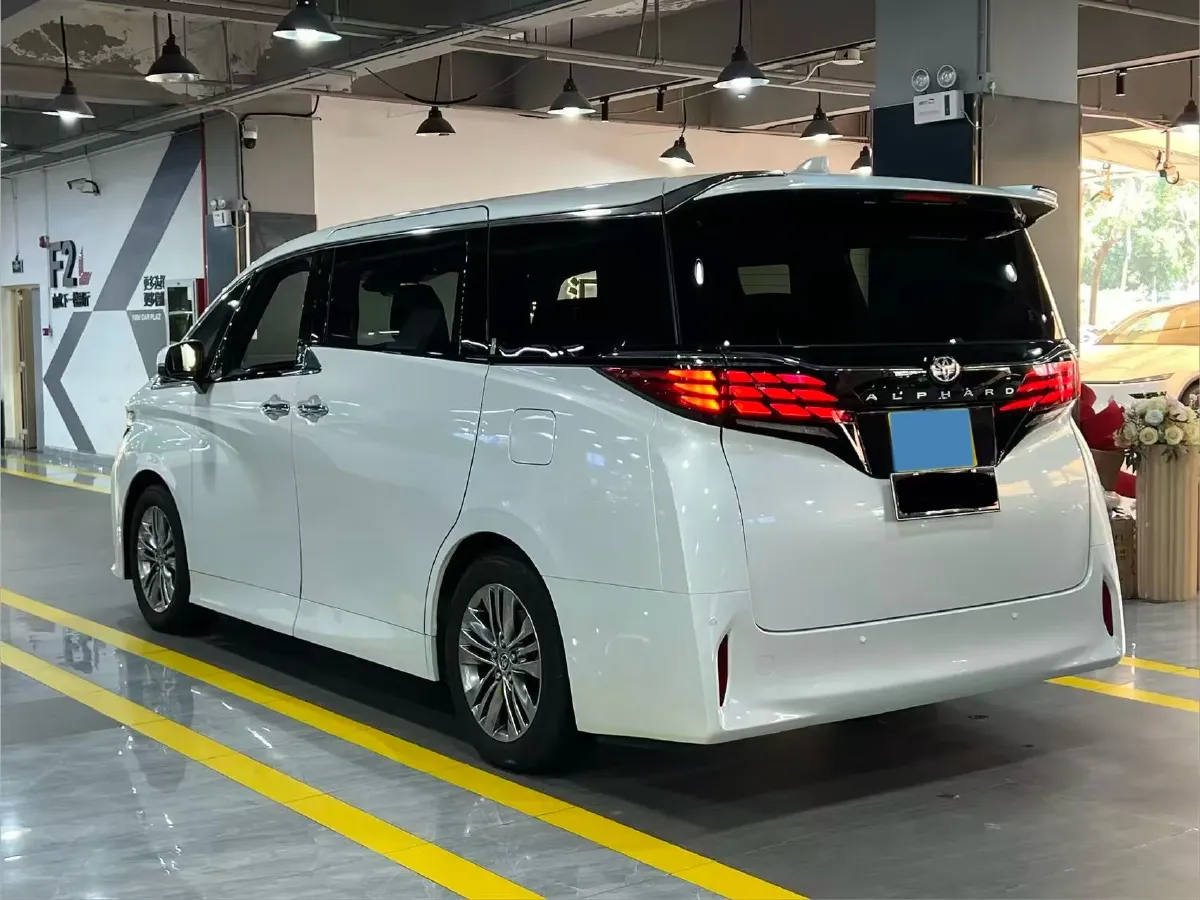 2024 Toyota Alphard 2.5L 190HP L4 E-CVT Hybrid,autocango,china used car exporter,china ev exporter,chinese used car exporter,chinese used ev exporter