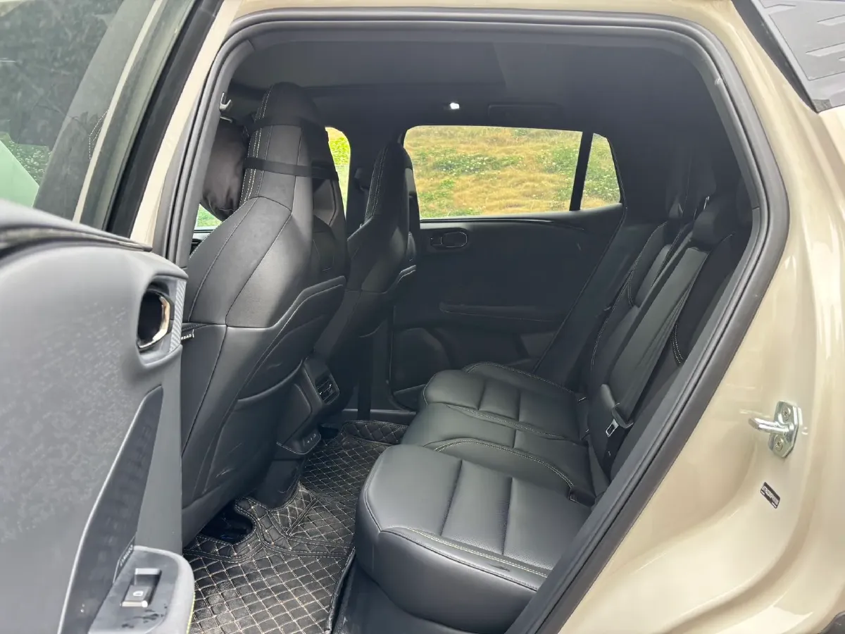 2025 LYNK&CO 06 1.5T 181HP L4 7DCT,autocango,china used car exporter,china ev exporter,chinese used car exporter,chinese used ev exporter