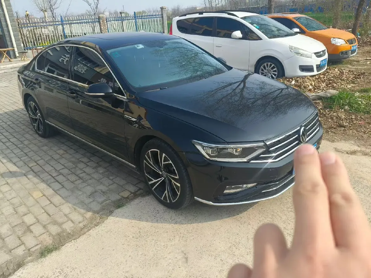 2021 Volkswagen Magotan 2.0T 186HP L4 7DCT,autocango,china used car exporter,china ev exporter,chinese used car exporter,chinese used ev exporter