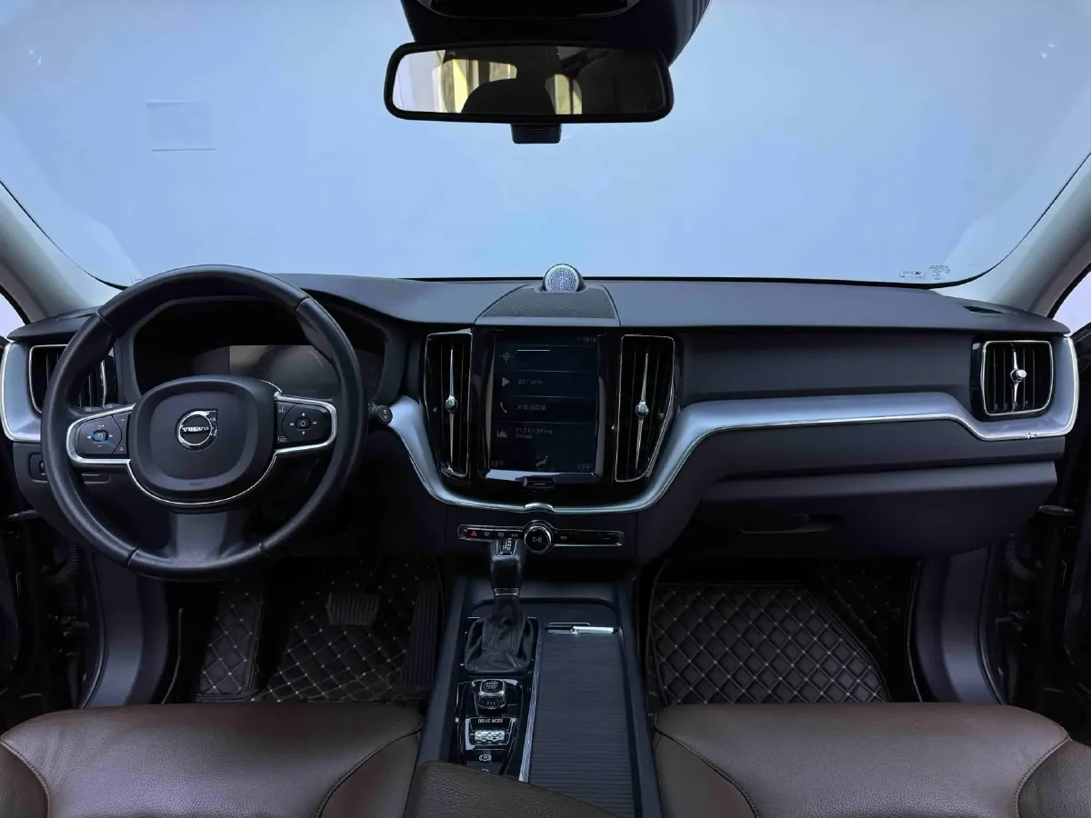 2018 Volvo XC60 2.0T 254HP L4 8AT,autocango,china used car exporter,china ev exporter,chinese used car exporter,chinese used ev exporter