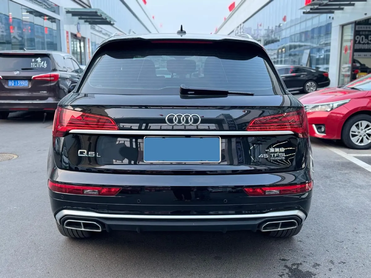 2022 Audi Q5L 2.0T 252HP L4 7DCT,autocango,china used car exporter,china ev exporter,chinese used car exporter,chinese used ev exporter