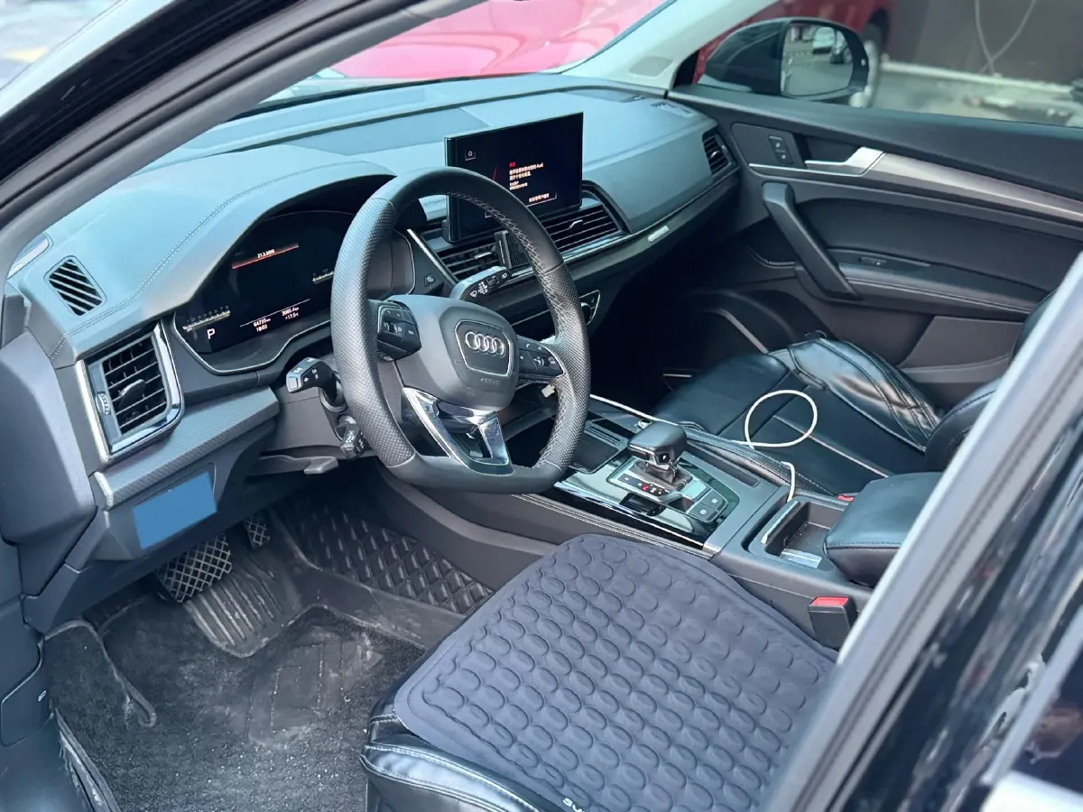 2022 Audi Q5L 2.0T 252HP L4 7DCT,autocango,china used car exporter,china ev exporter,chinese used car exporter,chinese used ev exporter