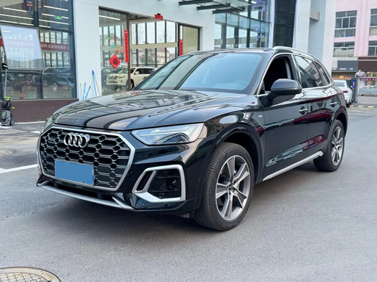 2022 Audi Q5L 2.0T 252HP L4 7DCT,autocango,china used car exporter,china ev exporter,chinese used car exporter,chinese used ev exporter