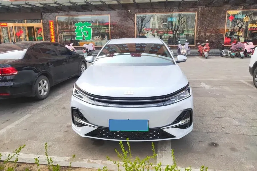 2025 Geely Galaxy A7 1.5L 112HP L4 1DHT PHEV,autocango,china used car exporter,china ev exporter,chinese used car exporter,chinese used ev exporter