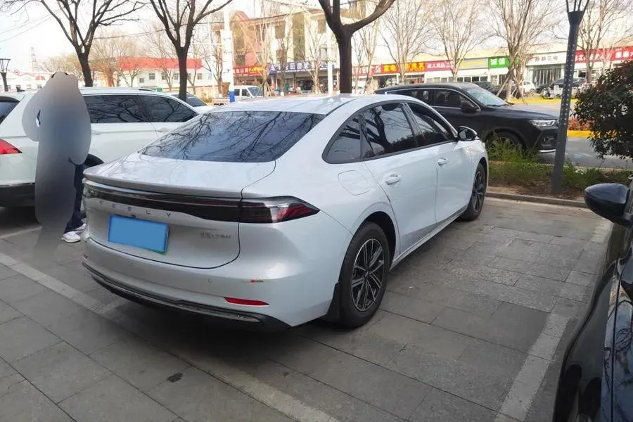 2025 Geely Galaxy A7 1.5L 112HP L4 1DHT PHEV,autocango,china used car exporter,china ev exporter,chinese used car exporter,chinese used ev exporter