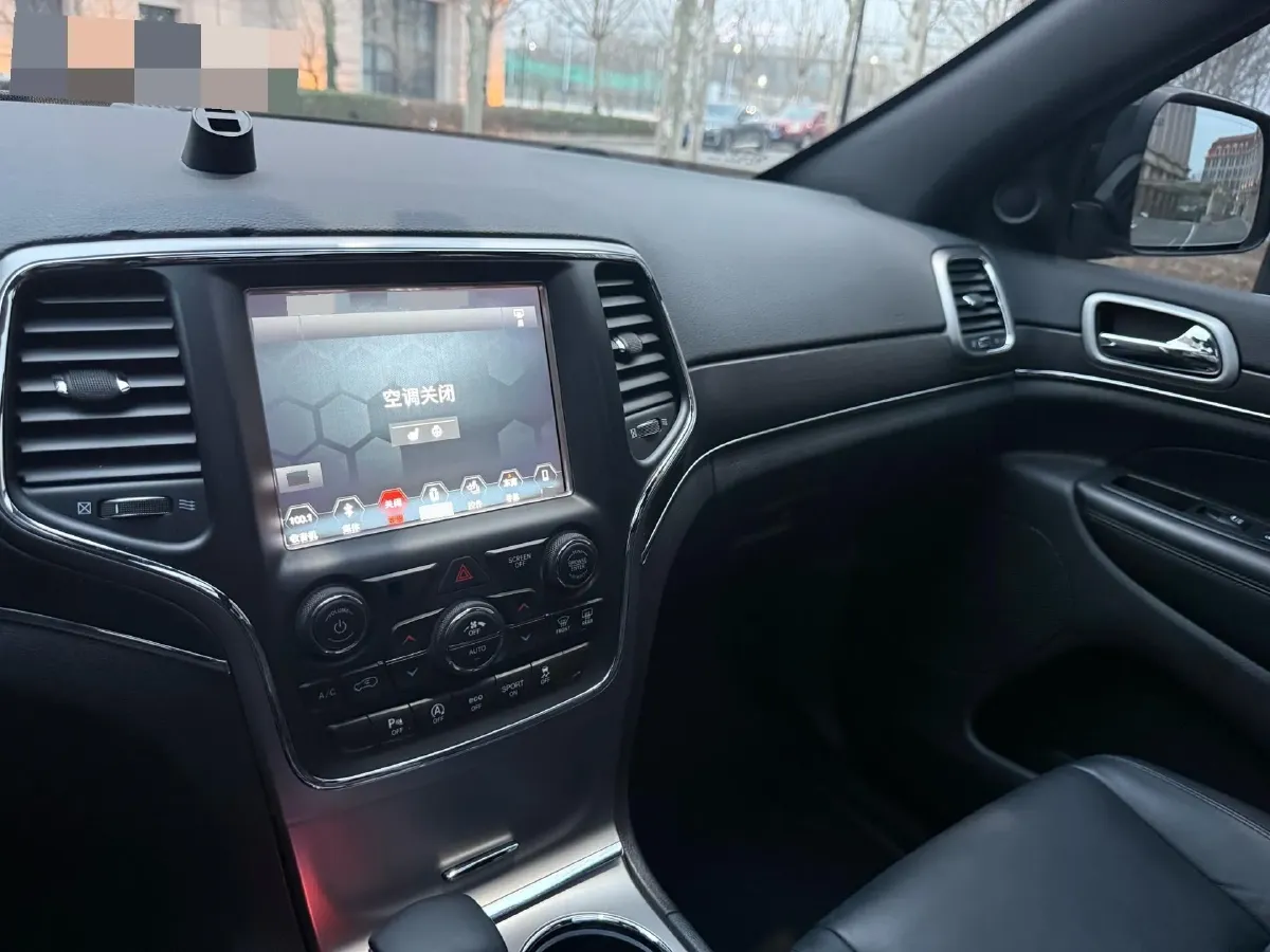 2017 Jeep Grand Cherokee 3.6L 286HP V6 8AT,autocango,china used car exporter,china ev exporter,chinese used car exporter,chinese used ev exporter